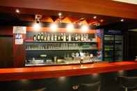 Bar, Kafe dan Lounge Hotel Medlov Dependance