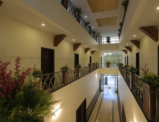 Lobi 2 Hotel Sardar