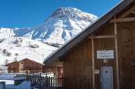 ภายนอกอาคาร Noemys Les Chalets du Hameau des Aiguilles