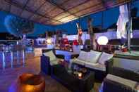Quầy bar, cafe và phòng lounge Hotel Funtana Marina