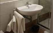 In-room Bathroom 7 Dimora di Charme Dei Mille