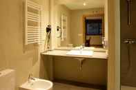 In-room Bathroom Aginaga Hotela