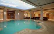 Swimming Pool 4 Astor Garden Hotel