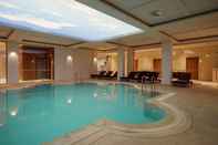 Swimming Pool Astor Garden Hotel