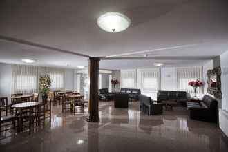 Lobby 4 Hotel Marivella