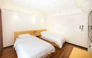 Kamar Tidur 7 San Tung Fong Commercial Inn South Wing