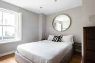 Bedroom The Norfolk Townhouse - Large & Stunning 5BDR Mews Home on Private Street