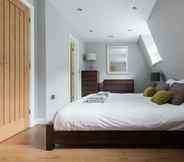 Bedroom 7 The Escalier Mews - Stunning 3BDR Mews Home Flooded with Natural Light