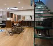 Kamar Tidur 4 The Escalier Mews - Stunning 3BDR Mews Home Flooded with Natural Light