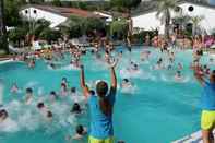 Kolam Renang Olimpia Cilento Resort