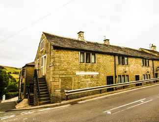 Exterior 2 The Butchers Arms