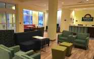 Lobby 6 Days Inn & Suites by Wyndham Kearney