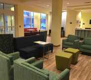 Lobi 6 Days Inn & Suites by Wyndham Kearney