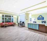 Lobby 3 Days Inn & Suites by Wyndham Kearney