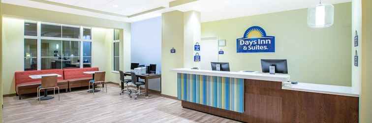 Lobby Days Inn & Suites by Wyndham Kearney