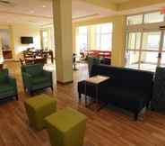Lobby 5 Days Inn & Suites by Wyndham Kearney