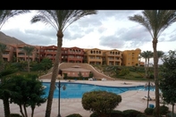 Swimming Pool Chalet at Porto Sokhna Panorama