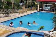 Swimming Pool Buena Lynne's Resort Annex