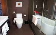 Toilet Kamar 5 Tianjin In-Zone Hotel