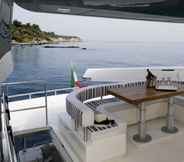 Restaurant 5 Italy Luxury Yacht Charter