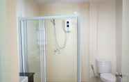 In-room Bathroom 7 Supirum Cozy Home 3 Bedroom near Beach