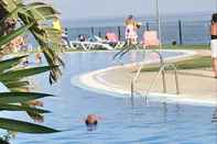 Swimming Pool MI CAPRICHO C11 luxury apartment by the Sea