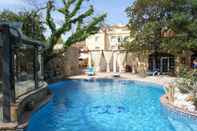 Swimming Pool Hotel Termes La Garriga