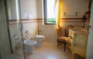 In-room Bathroom 3 B&B Ellera Viterbo