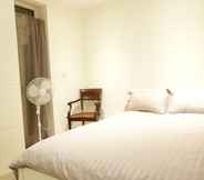Bedroom 6 SS Property Hub - Large apartment near Hyde Park