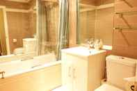 In-room Bathroom SS Property Hub - Central London Family Apartment