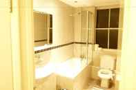 In-room Bathroom SS Property Hub – Covent Garden Apartment