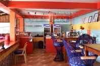 Bar, Kafe dan Lounge MOPE Beach Resort