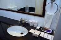 In-room Bathroom Mahadev Palace