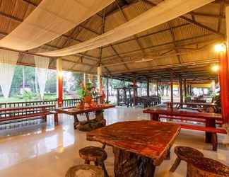 Lobi 2 Thalane Beach Resort and Villas