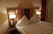 Bedroom 6 Europa Hotel