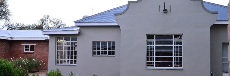 Exterior Village Lodge Harrismith