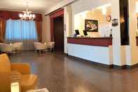 Lobby Hotel Poppi