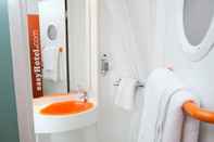 Toilet Kamar easyHotel Glasgow