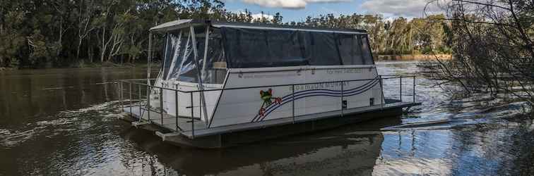 Exterior Moama on Murray River Cruisers