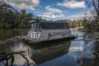 Exterior Moama on Murray River Cruisers