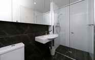 Toilet Kamar 2 Accommodate Canberra - Amaya