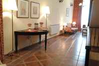 Lobby Hostal Rural Cumbres de Castilla