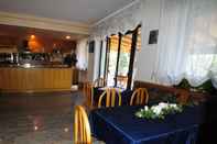 Bar, Kafe, dan Lounge Hotel San Remo