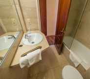 Toilet Kamar 3 Hotel Golden Sand