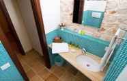 Toilet Kamar 7 Conte Orsini Suite