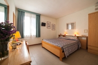 Bilik Tidur Hotel Villa Tirreno