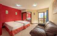 Bedroom 2 Happy Hotel Praia Azul