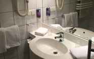 In-room Bathroom 2 Hotel Hungerkamp