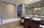 In-room Bathroom 4 Sheraton Grand Bengaluru Whitefield