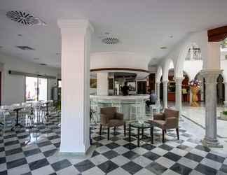 Sảnh chờ 2 Hotel Doña Lola Zahara